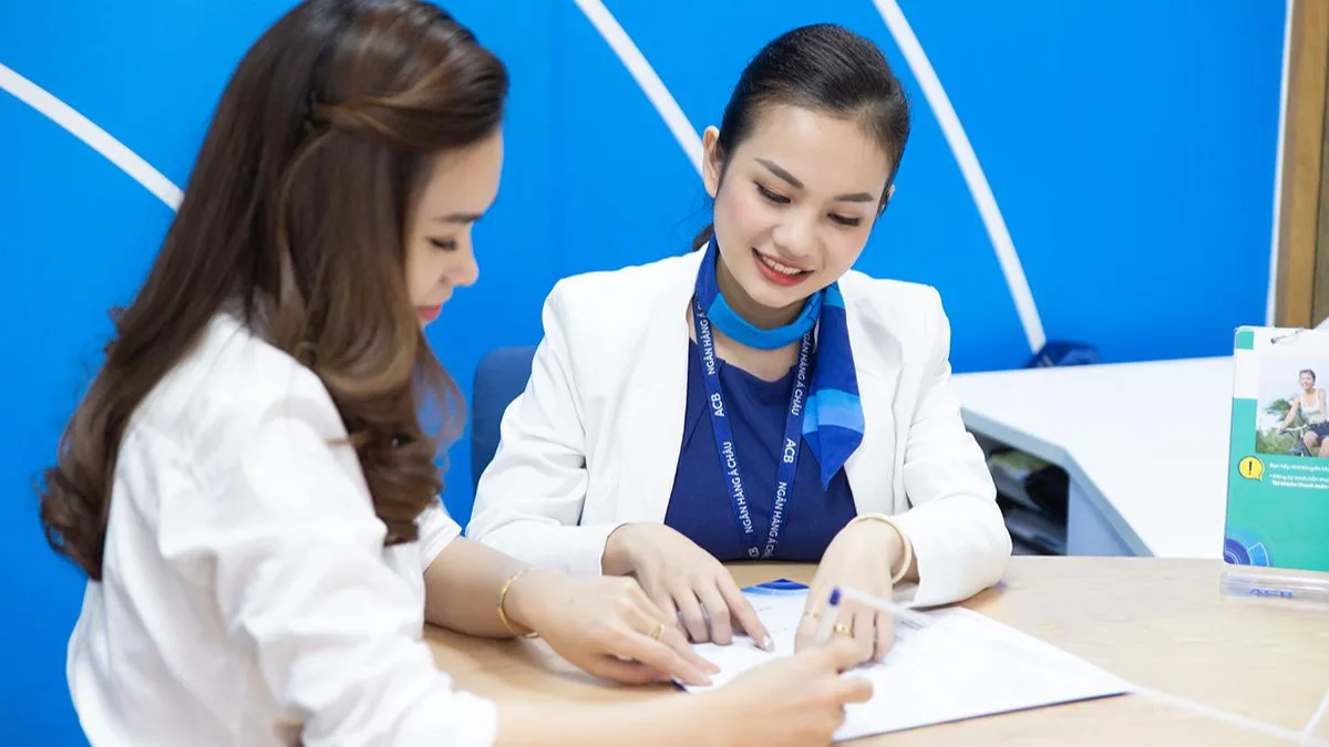 Mua bảo hiểm qua ngân hàng năm 2026: Đừng chỉ hỏi “mỗi năm đóng bao nhiêu?”
